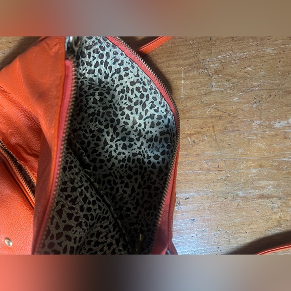 Tory Burch orange crossbody - Picture 4 of 4